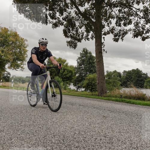 30.08.2026 - Elbe Triathlon Hamburg Michael Burmester http://msf.ph/oto/10055765 30.08.2026 12:05:17 Radfahren  meine-sportfotos.de