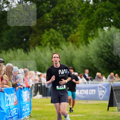 30.08.2026 - Elbe Triathlon Hamburg LAZAROV Photography http://msf.ph/oto/10055774 30.08.2026 11:05:54 Ziel 414, 431, 779 meine-sportfotos.de