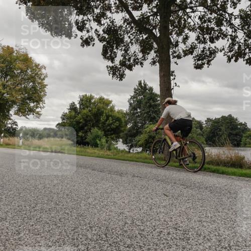 30.08.2026 - Elbe Triathlon Hamburg Michael Burmester http://msf.ph/oto/10055780 30.08.2026 12:16:08 Radfahren  meine-sportfotos.de