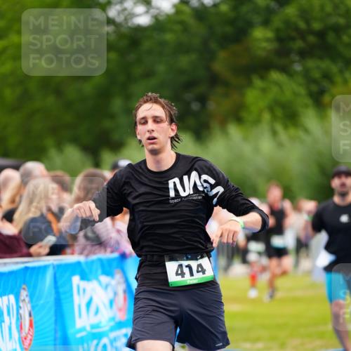 30.08.2026 - Elbe Triathlon Hamburg LAZAROV Photography http://msf.ph/oto/10055787 30.08.2026 11:05:56 Ziel 414, 431, 671, 779 meine-sportfotos.de