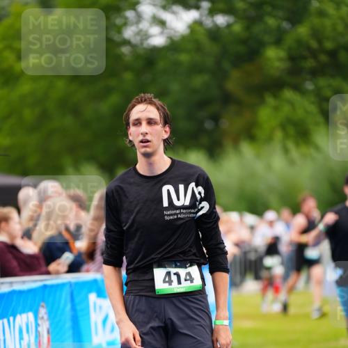 30.08.2026 - Elbe Triathlon Hamburg LAZAROV Photography http://msf.ph/oto/10055790 30.08.2026 11:05:56 Ziel 414, 431, 671, 779 meine-sportfotos.de