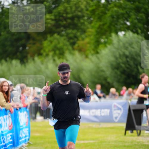 30.08.2026 - Elbe Triathlon Hamburg LAZAROV Photography http://msf.ph/oto/10055800 30.08.2026 11:05:58 Ziel 414, 431, 671, 779 meine-sportfotos.de