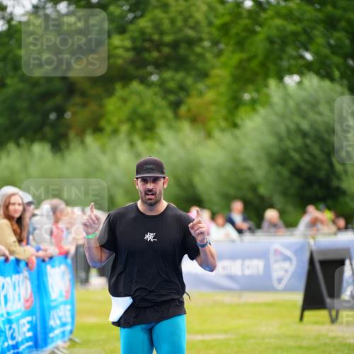 30.08.2026 - Elbe Triathlon Hamburg LAZAROV Photography http://msf.ph/oto/10055803 30.08.2026 11:05:58 Ziel 414, 431, 671, 779 meine-sportfotos.de
