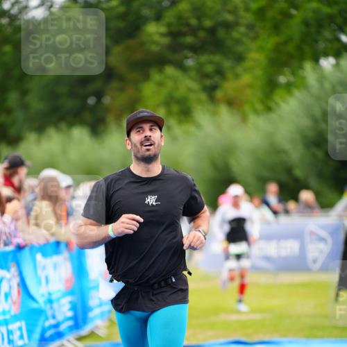 30.08.2026 - Elbe Triathlon Hamburg LAZAROV Photography http://msf.ph/oto/10055809 30.08.2026 11:05:59 Ziel 414, 431, 671, 779 meine-sportfotos.de