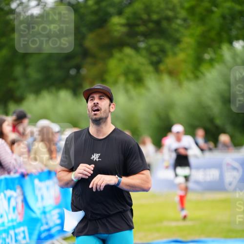 30.08.2026 - Elbe Triathlon Hamburg LAZAROV Photography http://msf.ph/oto/10055812 30.08.2026 11:05:59 Ziel 414, 431, 671, 779 meine-sportfotos.de