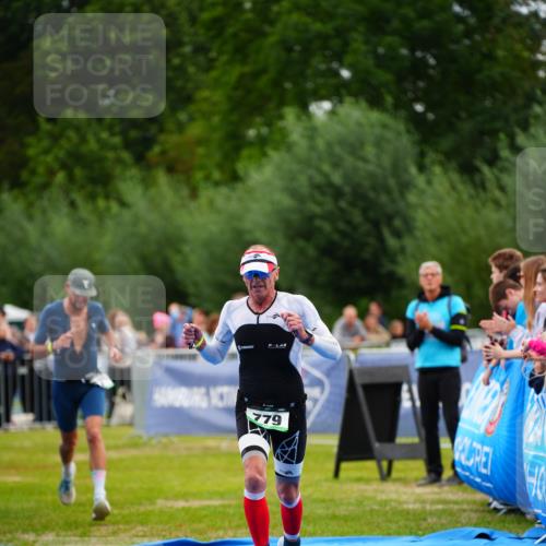 30.08.2026 - Elbe Triathlon Hamburg LAZAROV Photography http://msf.ph/oto/10055820 30.08.2026 11:06:02 Ziel 431, 671, 779 meine-sportfotos.de