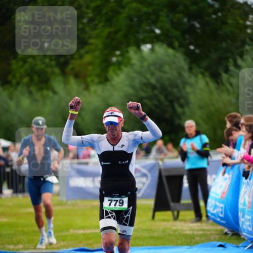 30.08.2026 - Elbe Triathlon Hamburg LAZAROV Photography http://msf.ph/oto/10055827 30.08.2026 11:06:02 Ziel 431, 671, 779 meine-sportfotos.de