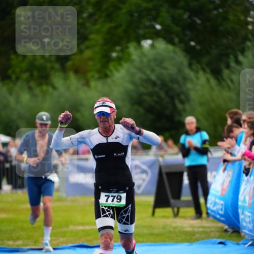 30.08.2026 - Elbe Triathlon Hamburg LAZAROV Photography http://msf.ph/oto/10055830 30.08.2026 11:06:02 Ziel 431, 671, 779 meine-sportfotos.de