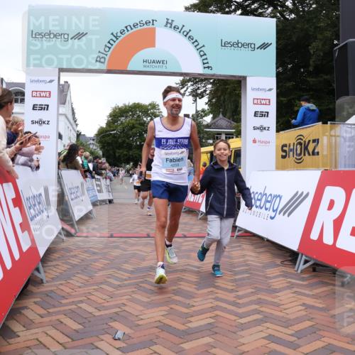 30.08.2026 - Blankeneser Heldenlauf Lena Gebhardt http://msf.ph/oto/10055831 30.08.2026 12:09:55 Ziel 2096, 2340, 2788, 4259, 4473 meine-sportfotos.de