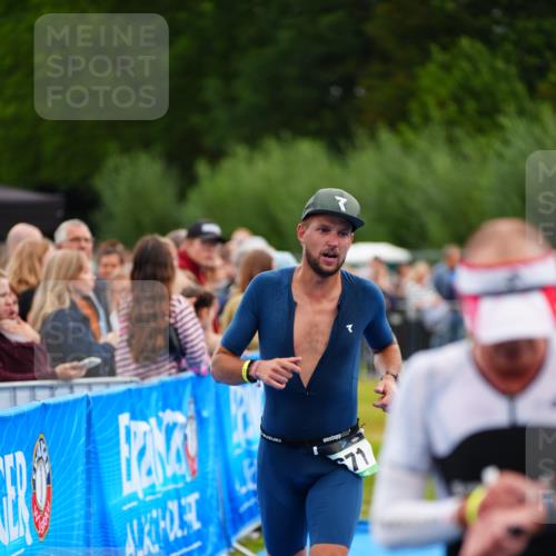 30.08.2026 - Elbe Triathlon Hamburg LAZAROV Photography http://msf.ph/oto/10055839 30.08.2026 11:06:05 Ziel 671, 779 meine-sportfotos.de