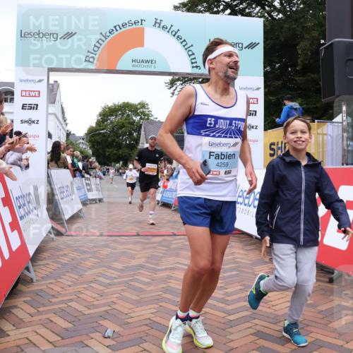 30.08.2026 - Blankeneser Heldenlauf Lena Gebhardt http://msf.ph/oto/10055844 30.08.2026 12:09:55 Ziel 2096, 2340, 2788, 4259, 4473 meine-sportfotos.de