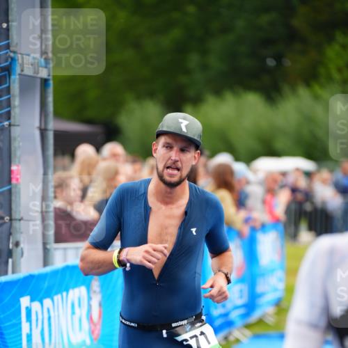 30.08.2026 - Elbe Triathlon Hamburg LAZAROV Photography http://msf.ph/oto/10055848 30.08.2026 11:06:05 Ziel 671, 779 meine-sportfotos.de