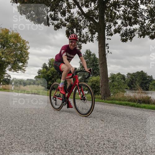 30.08.2026 - Elbe Triathlon Hamburg Michael Burmester http://msf.ph/oto/10055849 30.08.2026 12:19:28 Radfahren  meine-sportfotos.de