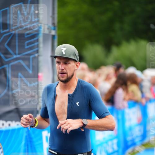 30.08.2026 - Elbe Triathlon Hamburg LAZAROV Photography http://msf.ph/oto/10055853 30.08.2026 11:06:06 Ziel 671, 779 meine-sportfotos.de