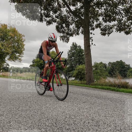 30.08.2026 - Elbe Triathlon Hamburg Michael Burmester http://msf.ph/oto/10055864 30.08.2026 12:24:32 Radfahren 1739, 1752 meine-sportfotos.de