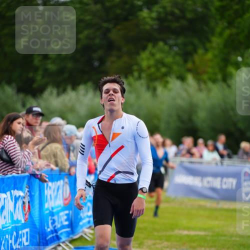30.08.2026 - Elbe Triathlon Hamburg LAZAROV Photography http://msf.ph/oto/10055889 30.08.2026 11:06:26 Ziel 425, 482, 628 meine-sportfotos.de
