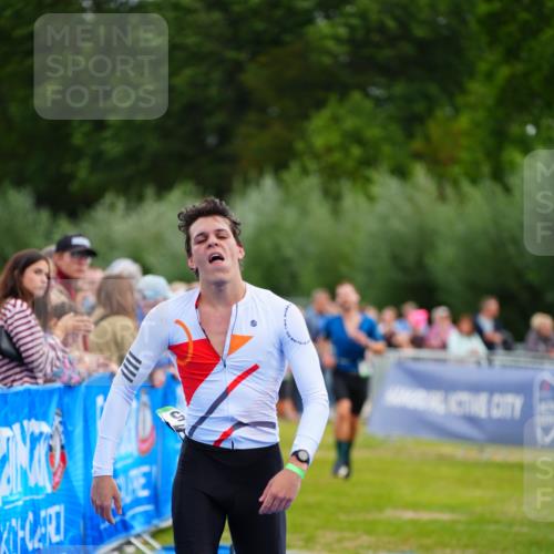 30.08.2026 - Elbe Triathlon Hamburg LAZAROV Photography http://msf.ph/oto/10055891 30.08.2026 11:06:27 Ziel 425, 482, 628 meine-sportfotos.de