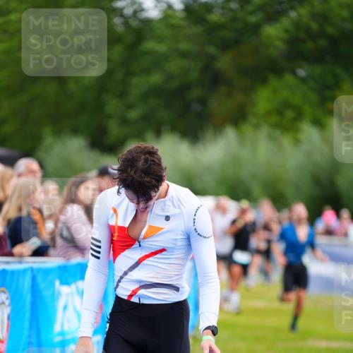 30.08.2026 - Elbe Triathlon Hamburg LAZAROV Photography http://msf.ph/oto/10055898 30.08.2026 11:06:27 Ziel 425, 482, 628 meine-sportfotos.de