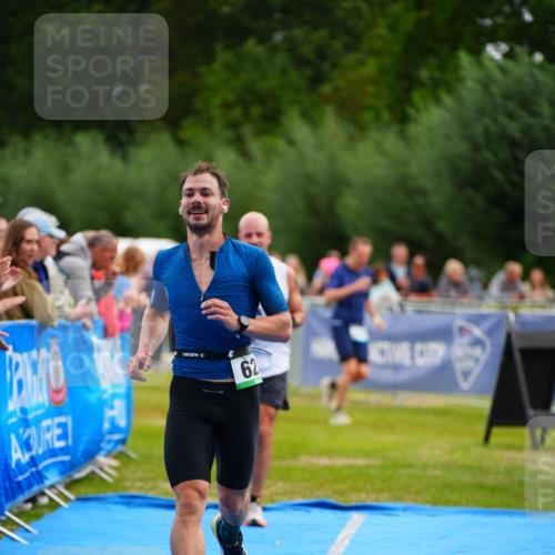 30.08.2026 - Elbe Triathlon Hamburg LAZAROV Photography http://msf.ph/oto/10055914 30.08.2026 11:06:31 Ziel 482, 628, 675 meine-sportfotos.de