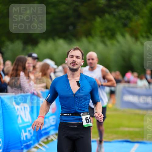 30.08.2026 - Elbe Triathlon Hamburg LAZAROV Photography http://msf.ph/oto/10055927 30.08.2026 11:06:32 Ziel 482, 628, 675, 1067 meine-sportfotos.de