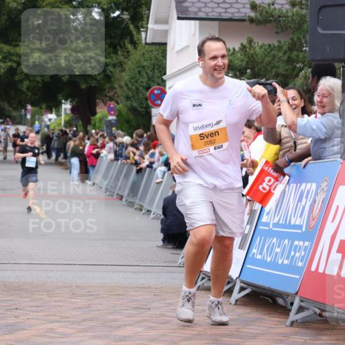30.08.2026 - Blankeneser Heldenlauf Lena Gebhardt http://msf.ph/oto/10055933 30.08.2026 12:10:08 Ziel 2052 meine-sportfotos.de