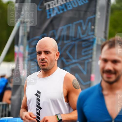 30.08.2026 - Elbe Triathlon Hamburg LAZAROV Photography http://msf.ph/oto/10055936 30.08.2026 11:06:35 Ziel 482, 628, 675, 1067 meine-sportfotos.de
