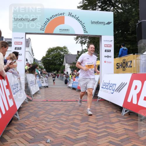 30.08.2026 - Blankeneser Heldenlauf Lena Gebhardt http://msf.ph/oto/10055938 30.08.2026 12:10:11 Ziel 2052 meine-sportfotos.de