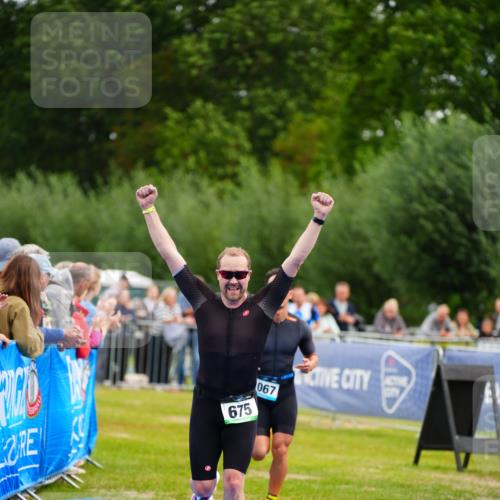 30.08.2026 - Elbe Triathlon Hamburg LAZAROV Photography http://msf.ph/oto/10055942 30.08.2026 11:06:38 Ziel 675, 1067 meine-sportfotos.de
