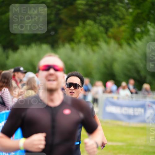 30.08.2026 - Elbe Triathlon Hamburg LAZAROV Photography http://msf.ph/oto/10055957 30.08.2026 11:06:41 Ziel 675, 1067 meine-sportfotos.de