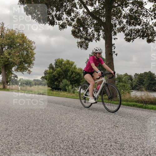 30.08.2026 - Elbe Triathlon Hamburg Michael Burmester http://msf.ph/oto/10055961 30.08.2026 12:36:02 Radfahren  meine-sportfotos.de