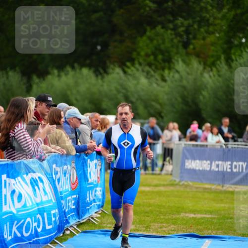 30.08.2026 - Elbe Triathlon Hamburg LAZAROV Photography http://msf.ph/oto/10055974 30.08.2026 11:06:49 Ziel 289 meine-sportfotos.de