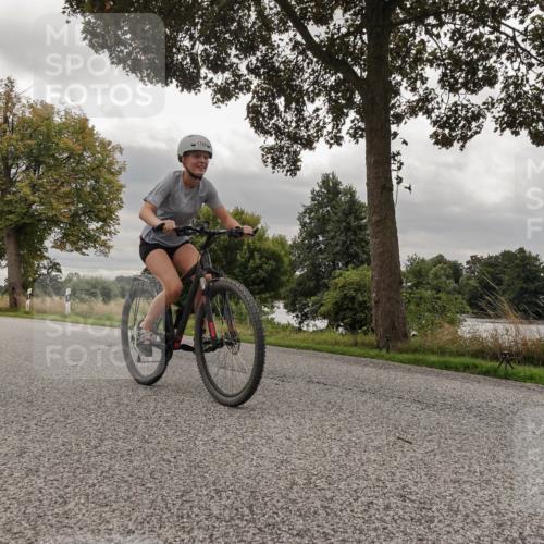 30.08.2026 - Elbe Triathlon Hamburg Michael Burmester http://msf.ph/oto/10055975 30.08.2026 12:41:19 Radfahren 1766 meine-sportfotos.de