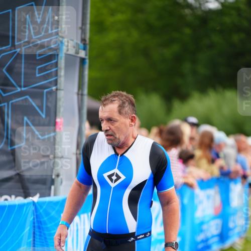 30.08.2026 - Elbe Triathlon Hamburg LAZAROV Photography http://msf.ph/oto/10055992 30.08.2026 11:06:54 Ziel 289 meine-sportfotos.de