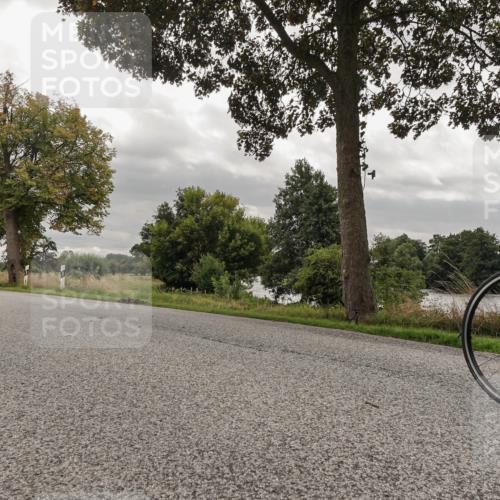 30.08.2026 - Elbe Triathlon Hamburg Michael Burmester http://msf.ph/oto/10055993 30.08.2026 12:42:22 Radfahren 1812, 1816 meine-sportfotos.de