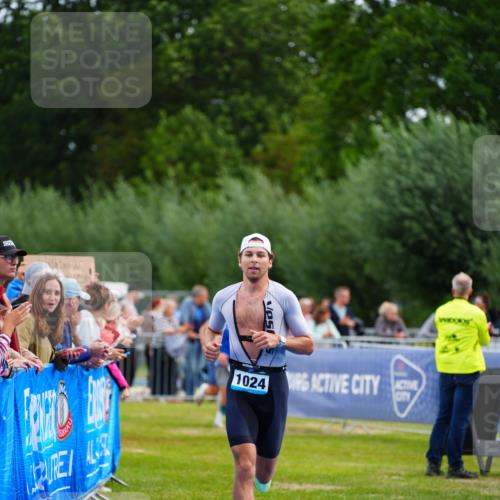30.08.2026 - Elbe Triathlon Hamburg LAZAROV Photography http://msf.ph/oto/10055999 30.08.2026 11:07:17 Ziel 488, 1024 meine-sportfotos.de