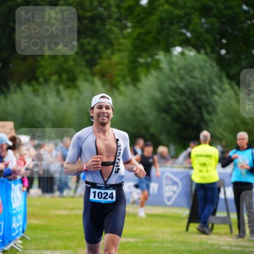 30.08.2026 - Elbe Triathlon Hamburg LAZAROV Photography http://msf.ph/oto/10056009 30.08.2026 11:07:18 Ziel 488, 1024 meine-sportfotos.de