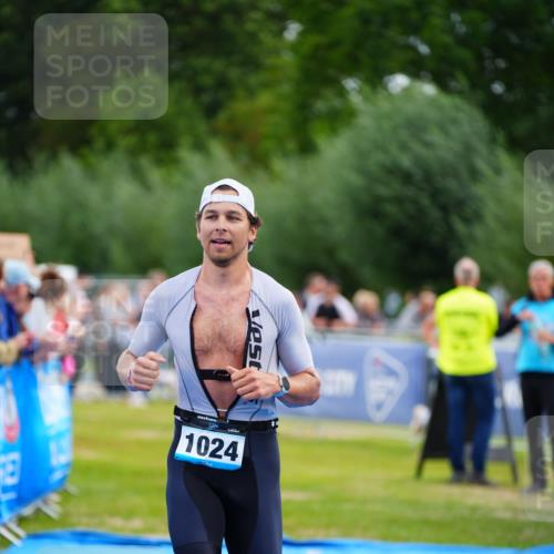 30.08.2026 - Elbe Triathlon Hamburg LAZAROV Photography http://msf.ph/oto/10056017 30.08.2026 11:07:19 Ziel 488, 1024 meine-sportfotos.de