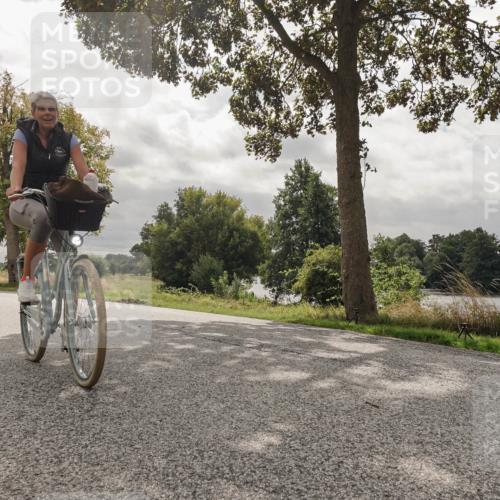 30.08.2026 - Elbe Triathlon Hamburg Michael Burmester http://msf.ph/oto/10056020 30.08.2026 12:44:53 Radfahren  meine-sportfotos.de