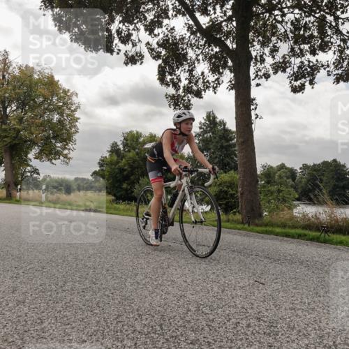 30.08.2026 - Elbe Triathlon Hamburg Michael Burmester http://msf.ph/oto/10056027 30.08.2026 12:45:18 Radfahren 1821 meine-sportfotos.de