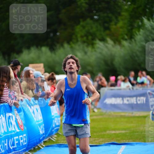 30.08.2026 - Elbe Triathlon Hamburg LAZAROV Photography http://msf.ph/oto/10056033 30.08.2026 11:07:23 Ziel 488, 495, 1024 meine-sportfotos.de