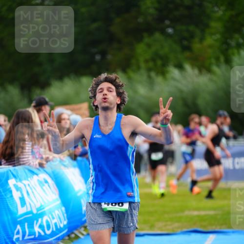 30.08.2026 - Elbe Triathlon Hamburg LAZAROV Photography http://msf.ph/oto/10056041 30.08.2026 11:07:23 Ziel 488, 495, 1024 meine-sportfotos.de