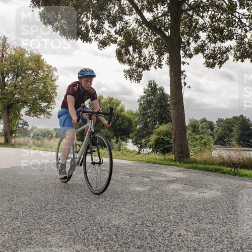 30.08.2026 - Elbe Triathlon Hamburg Michael Burmester http://msf.ph/oto/10056047 30.08.2026 12:48:08 Radfahren 1800 meine-sportfotos.de