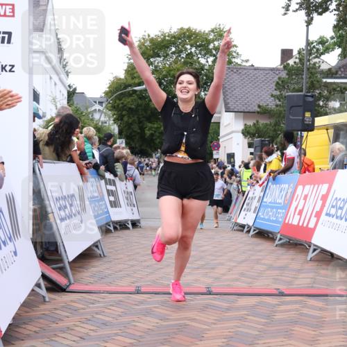 30.08.2026 - Blankeneser Heldenlauf Lena Gebhardt http://msf.ph/oto/10056048 30.08.2026 12:10:32 Ziel 2081, 2082, 2128, 2224, 4350 meine-sportfotos.de