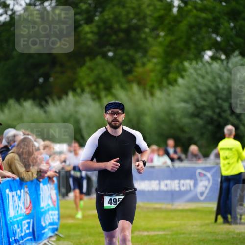 30.08.2026 - Elbe Triathlon Hamburg LAZAROV Photography http://msf.ph/oto/10056057 30.08.2026 11:07:28 Ziel 495, 728 meine-sportfotos.de