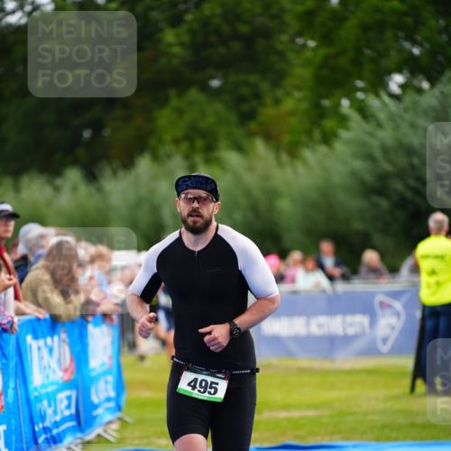 30.08.2026 - Elbe Triathlon Hamburg LAZAROV Photography http://msf.ph/oto/10056059 30.08.2026 11:07:29 Ziel 495, 728 meine-sportfotos.de