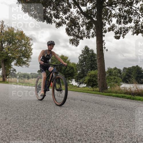 30.08.2026 - Elbe Triathlon Hamburg Michael Burmester http://msf.ph/oto/10056060 30.08.2026 12:51:56 Radfahren 1801 meine-sportfotos.de