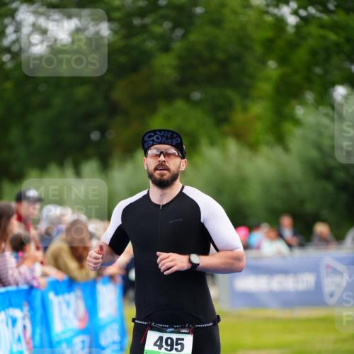 30.08.2026 - Elbe Triathlon Hamburg LAZAROV Photography http://msf.ph/oto/10056064 30.08.2026 11:07:29 Ziel 495, 728 meine-sportfotos.de
