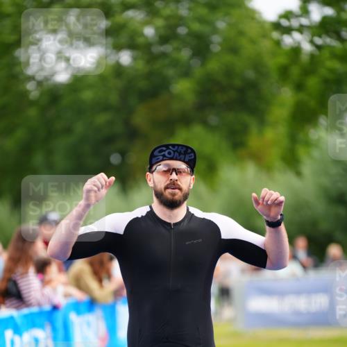 30.08.2026 - Elbe Triathlon Hamburg LAZAROV Photography http://msf.ph/oto/10056069 30.08.2026 11:07:30 Ziel 495, 728 meine-sportfotos.de