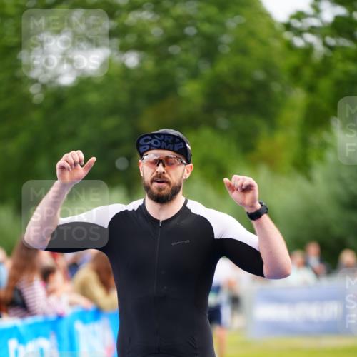 30.08.2026 - Elbe Triathlon Hamburg LAZAROV Photography http://msf.ph/oto/10056071 30.08.2026 11:07:30 Ziel 495, 728 meine-sportfotos.de