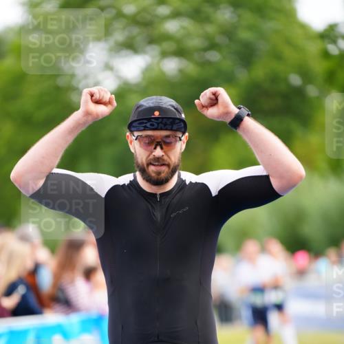 30.08.2026 - Elbe Triathlon Hamburg LAZAROV Photography http://msf.ph/oto/10056076 30.08.2026 11:07:30 Ziel 495, 728 meine-sportfotos.de